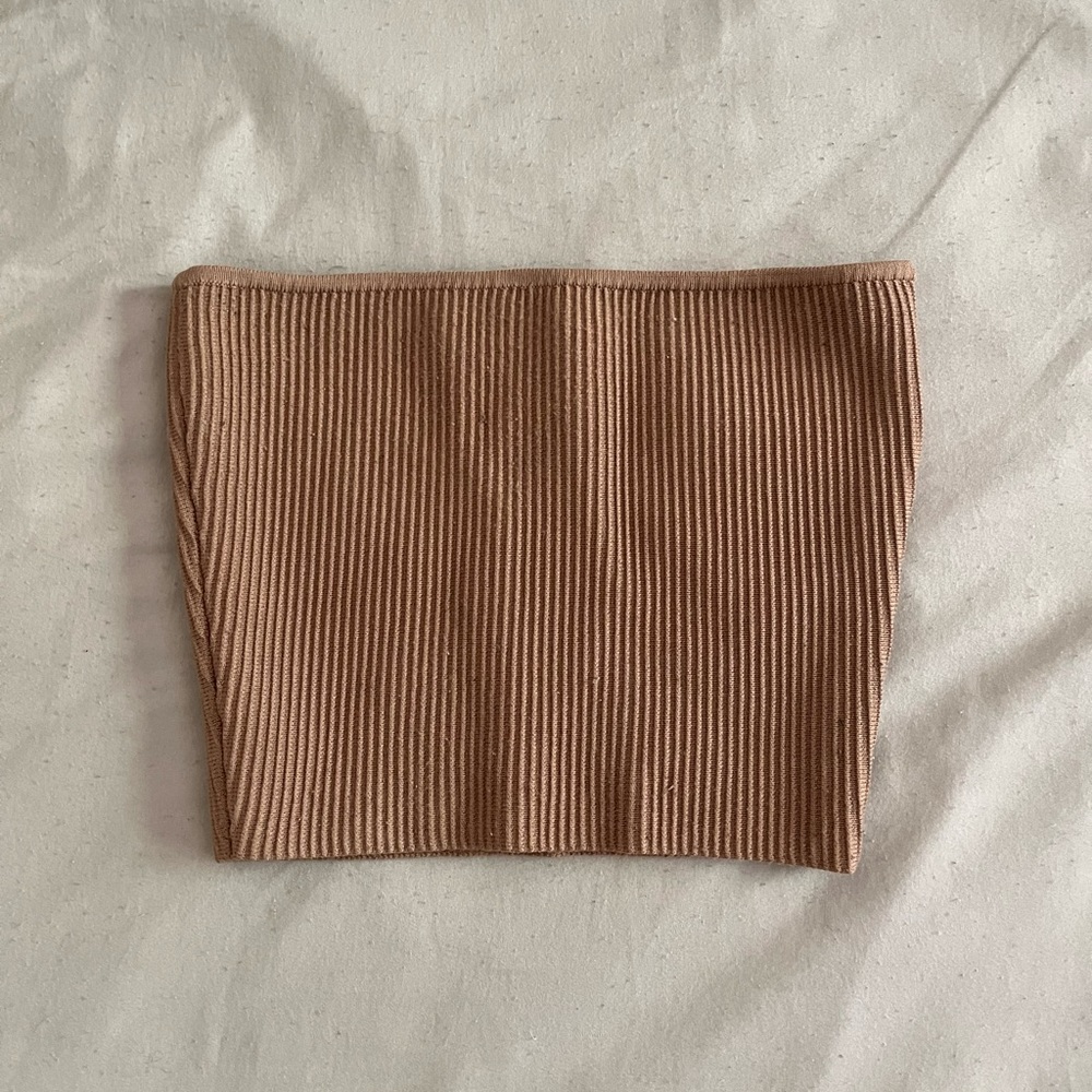 Aritzia Babaton Sculpt Knit Cropped Tube Top✨